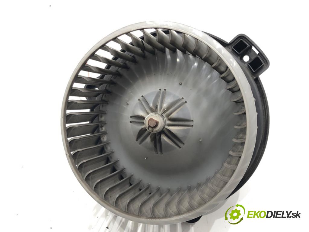 TOYOTA COROLLA Verso (ZER_, ZZE12_, R1_) 2004 - 2009    2.2 D-4D (AUR10_) 100 kW [136 KM] olej napędowy 2005 - 2009  ventilátor kúrenia 