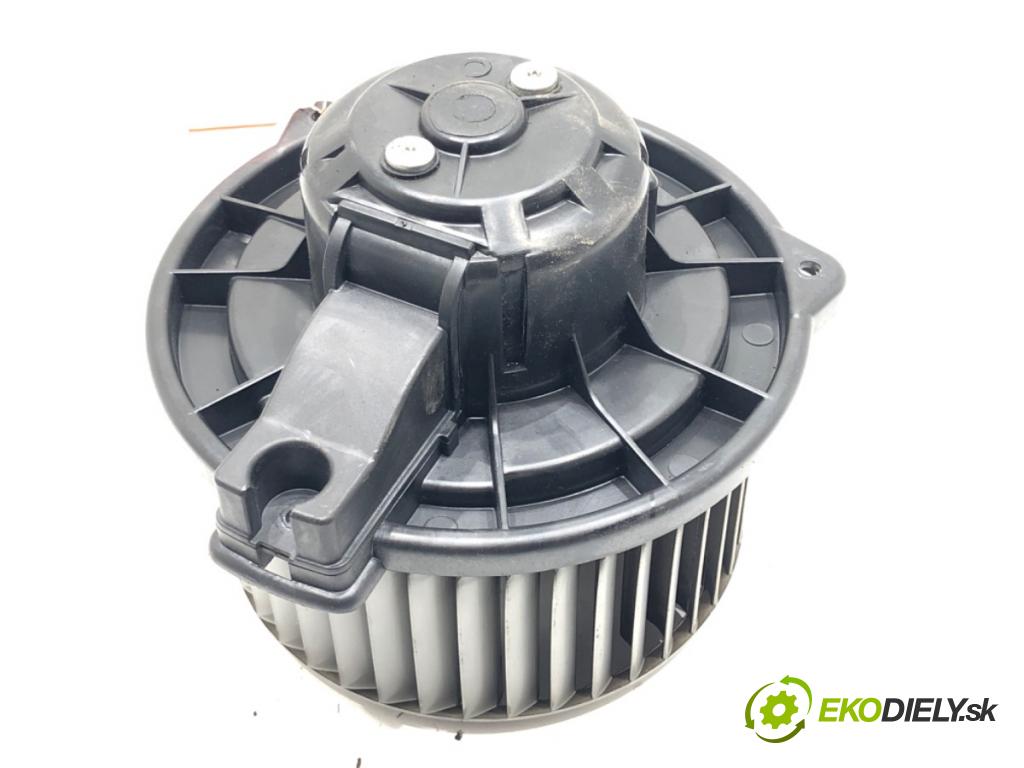 TOYOTA COROLLA Verso (ZER_, ZZE12_, R1_) 2004 - 2009    2.2 D-4D (AUR10_) 100 kW [136 KM] olej napędowy 2005 - 2009  ventilátor kúrenia