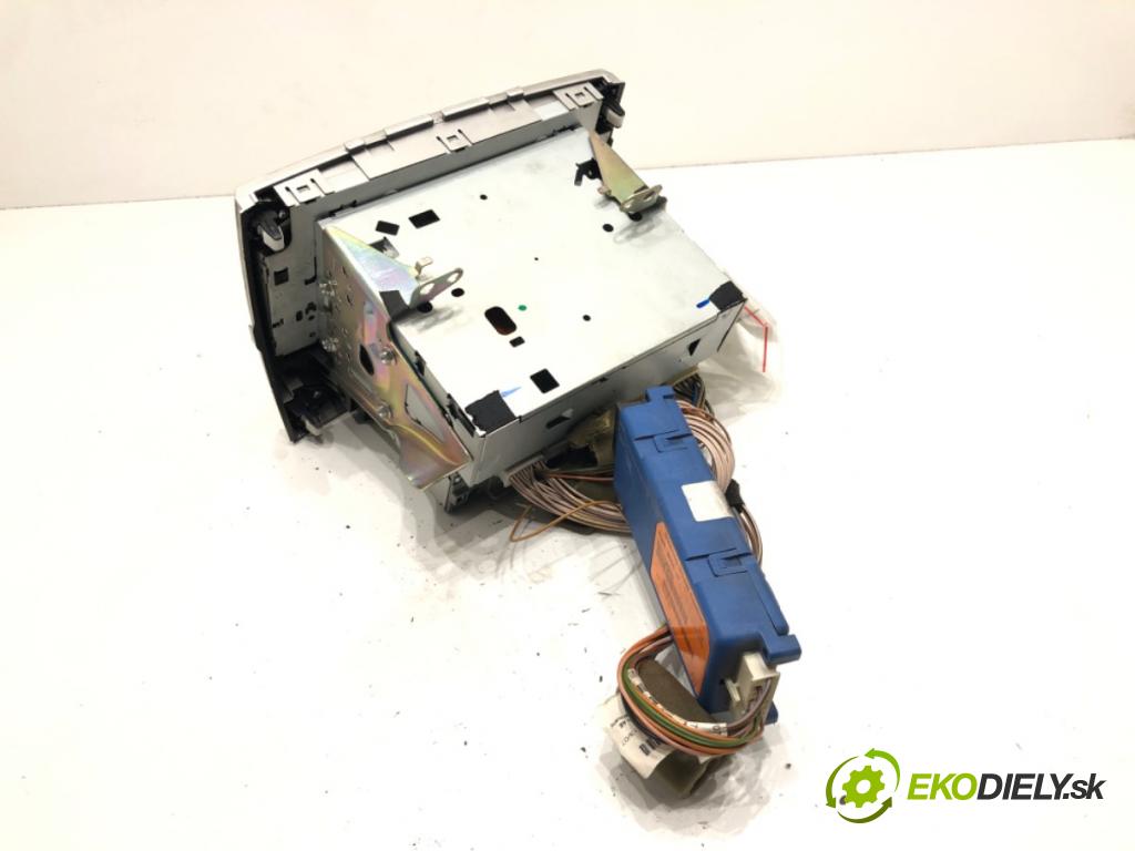 TOYOTA COROLLA Verso (ZER_, ZZE12_, R1_) 2004 - 2009    2.2 D-4D (AUR10_) 100 kW [136 KM] olej napędowy 2005 - 2009  RADIO 86120-0F010 (Audio zariadenia)