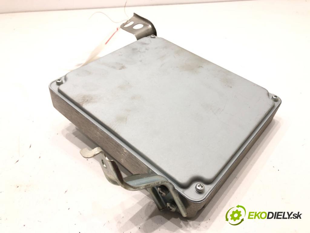 TOYOTA COROLLA Verso (ZER_, ZZE12_, R1_) 2004 - 2009    2.2 D-4D (AUR10_) 100 kW [136 KM] olej napędowy 2005 - 2009  riadiaca jednotka Motor 89661-0F101 (Riadiace jednotky)