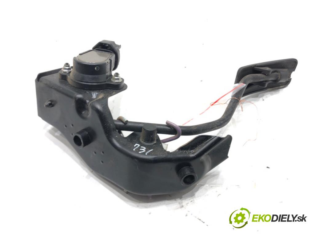 TOYOTA COROLLA Verso (ZER_, ZZE12_, R1_) 2004 - 2009    2.2 D-4D (AUR10_) 100 kW [136 KM] olej napędowy 2005 - 2009  Potenciometer plynu 89281-52021 (Pedále)