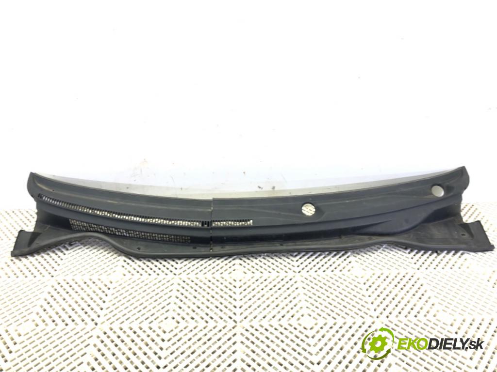 TOYOTA COROLLA Verso (ZER_, ZZE12_, R1_) 2004 - 2009    2.2 D-4D (AUR10_) 100 kW [136 KM] olej napędowy 2005 - 2009  Torpédo, plast pod čelné okno  (Torpéda)