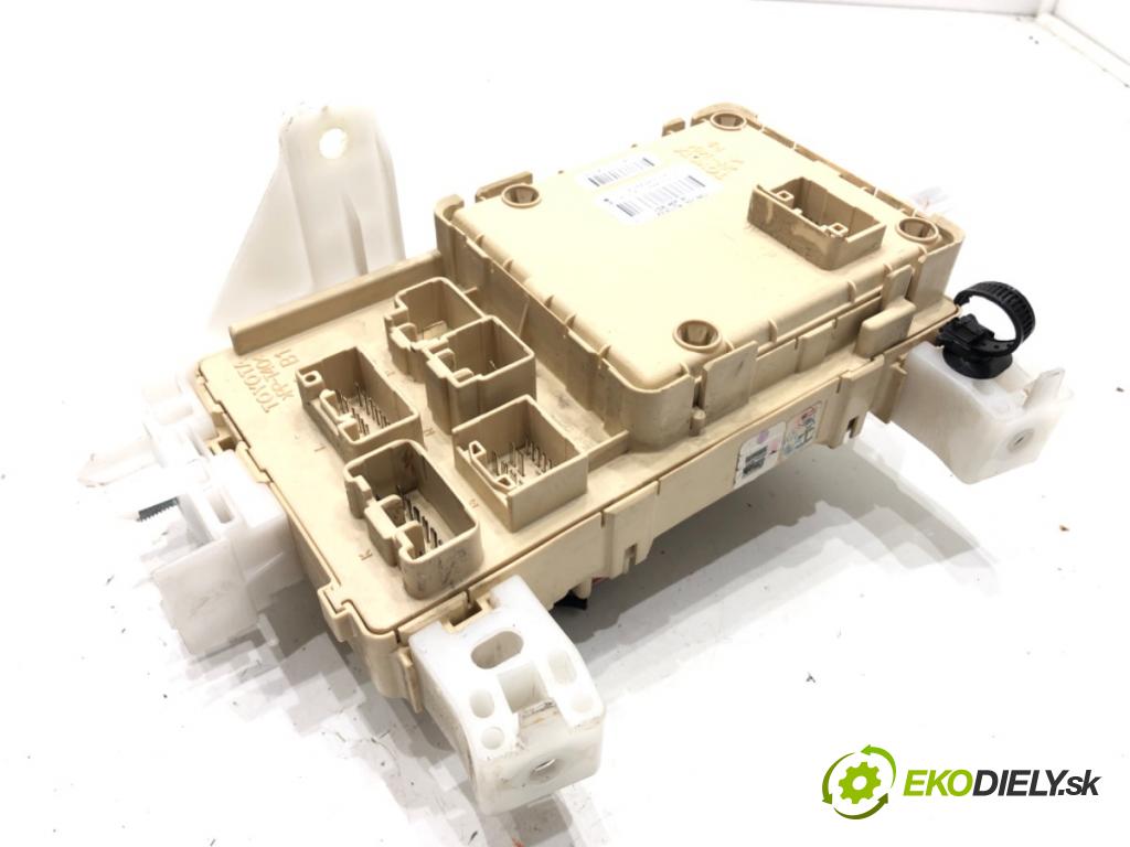 TOYOTA COROLLA Verso (ZER_, ZZE12_, R1_) 2004 - 2009    2.2 D-4D (AUR10_) 100 kW [136 KM] olej napędowy 2005 - 2009  modul BSI 89221-0F010 (Pojistkové skříňky)