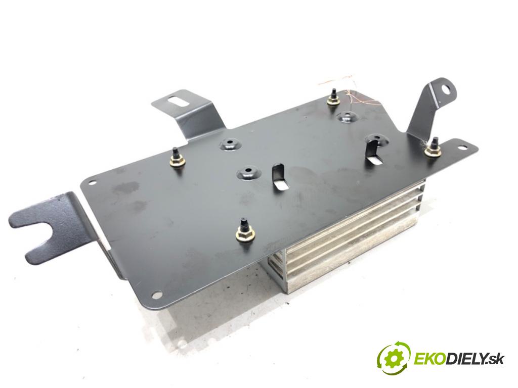 AUDI A4 B7 (8EC) 2004 - 2008    1.6 75 kW [102 KM] benzyna 2004 - 2008  Zosilňovač 8E5035223 (Zosilňovače)