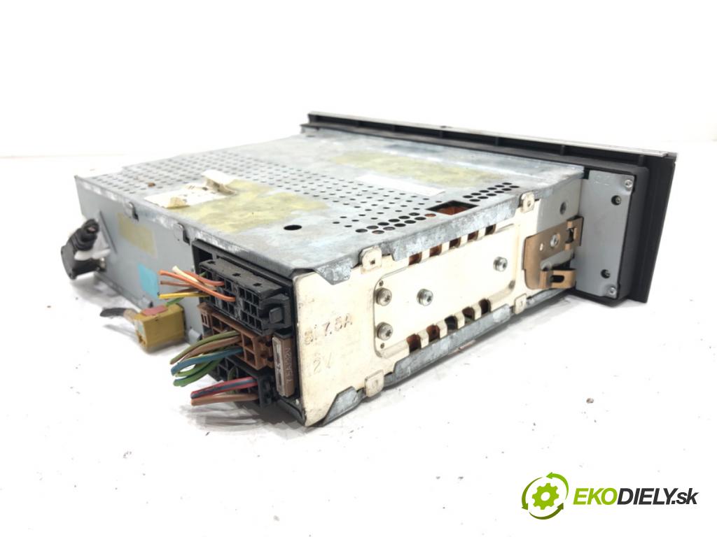 AUDI A4 B7 (8EC) 2004 - 2008    1.6 75 kW [102 KM] benzyna 2004 - 2008  RADIO  (Audio zariadenia)