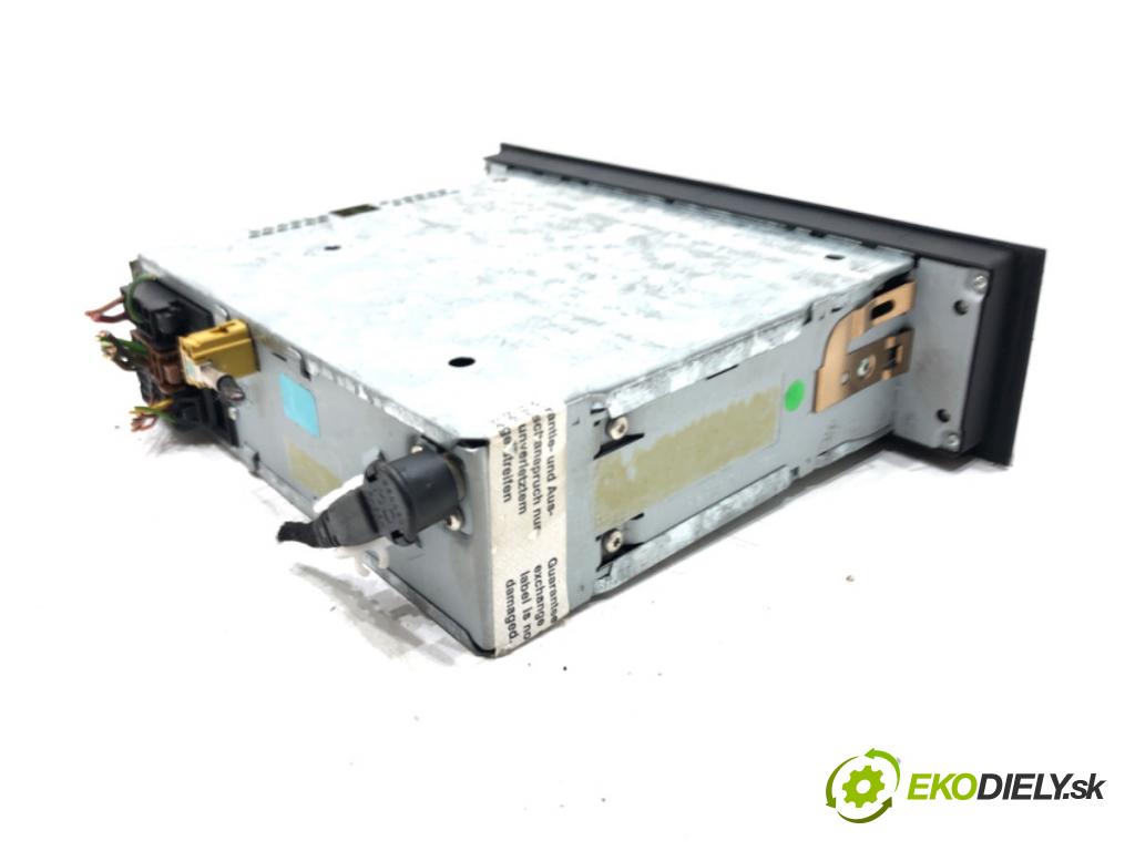 AUDI A4 B7 (8EC) 2004 - 2008    1.6 75 kW [102 KM] benzyna 2004 - 2008  RADIO  (Audio zariadenia)