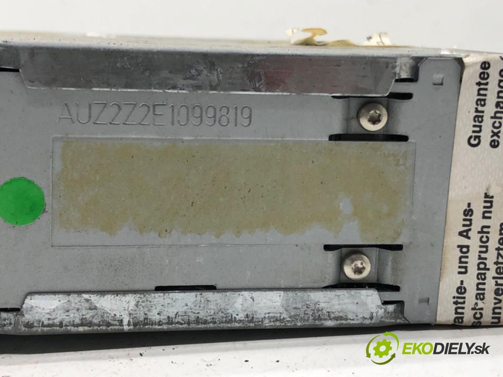 AUDI A4 B7 (8EC) 2004 - 2008    1.6 75 kW [102 KM] benzyna 2004 - 2008  RADIO  (Audio zariadenia)