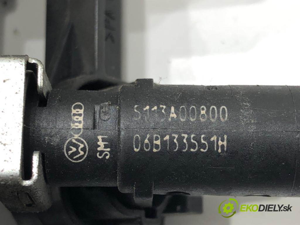 AUDI A4 B7 (8EC) 2004 - 2008    1.6 75 kW [102 KM] benzyna 2004 - 2008  Lišta vstrekovacia 06B133551H (Vstrekovacie lišty)