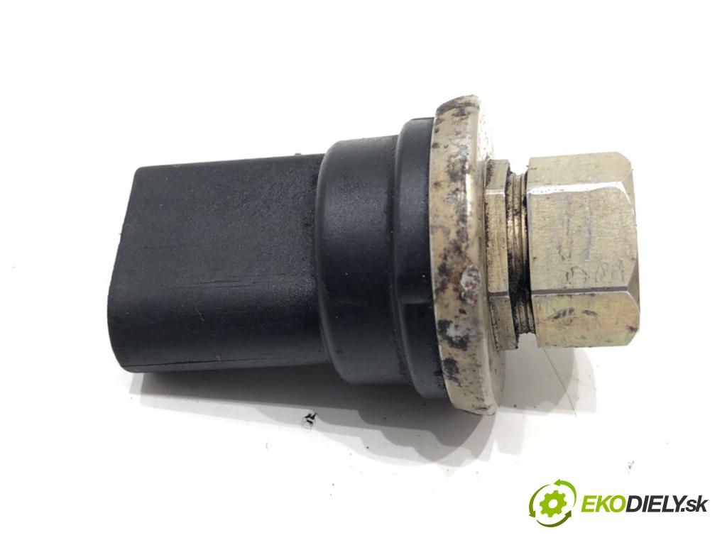 AUDI A4 B7 (8EC) 2004 - 2008    1.6 75 kW [102 KM] benzyna 2004 - 2008  snímač klimatizace 8E0959126 (Snímače)