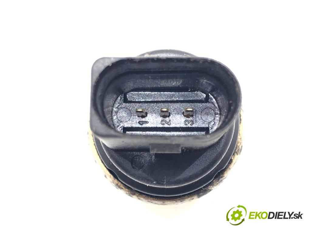 AUDI A4 B7 (8EC) 2004 - 2008    1.6 75 kW [102 KM] benzyna 2004 - 2008  snímač klimatizace 8E0959126 (Snímače)