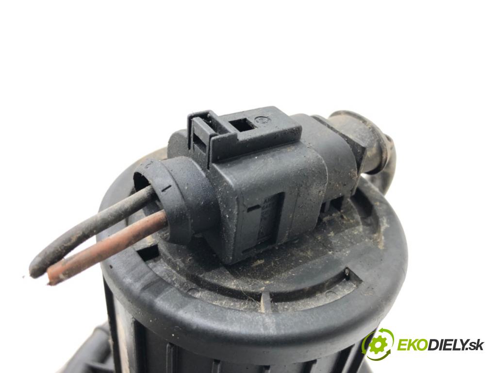 AUDI A4 B7 (8EC) 2004 - 2008    1.6 75 kW [102 KM] benzyna 2004 - 2008  Pumpa vzduchu sekundárneho 8E0906613D (Ostatné)