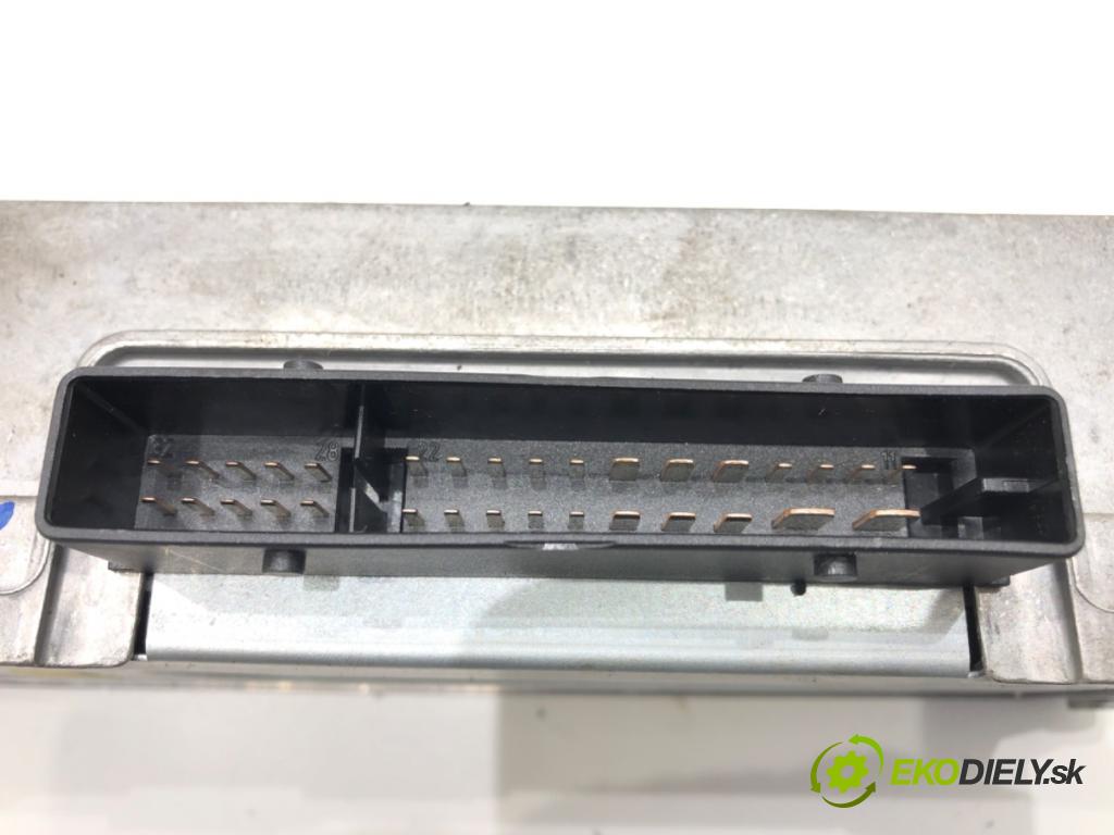 AUDI A4 B8 Avant (8K5) 2007 - 2015    2.0 TDI 105 kW [143 KM] olej napędowy 2008 - 2015  Zosilňovač 8T0035223AE (Zosilňovače)