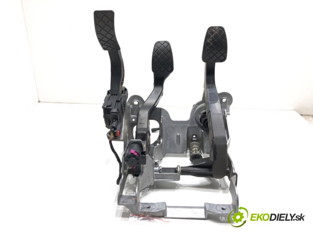 AUDI A4 B8 Avant (8K5) 2007 - 2015    2.0 TDI 105 kW [143 KM] olej napędowy 2008 - 2015  PEDÁL: manuálne 8K1721117 (Pedále)