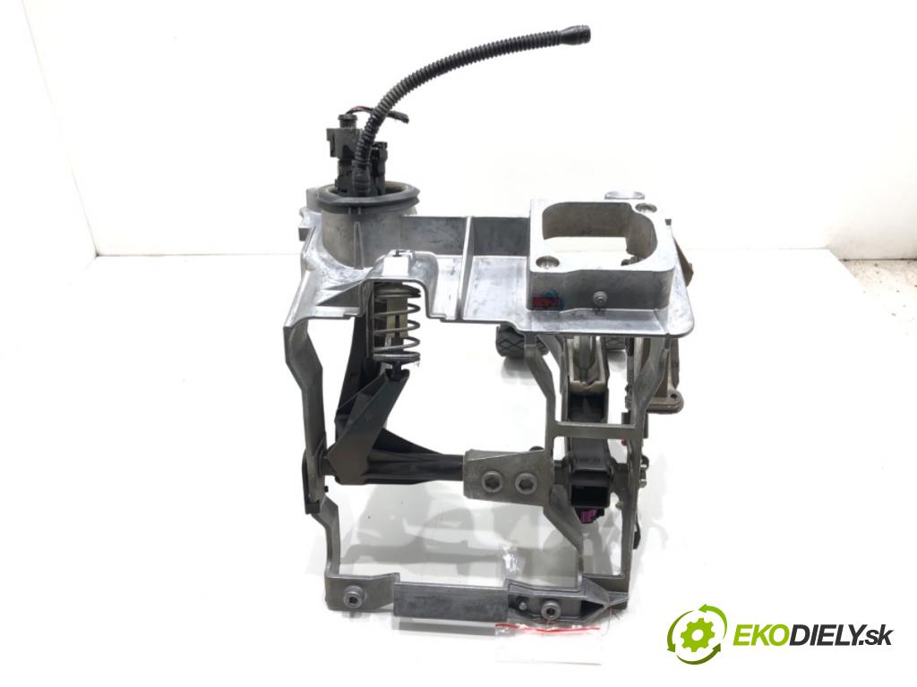 AUDI A4 B8 Avant (8K5) 2007 - 2015    2.0 TDI 105 kW [143 KM] olej napędowy 2008 - 2015  PEDÁL: manuálne 8K1721117 (Pedále)