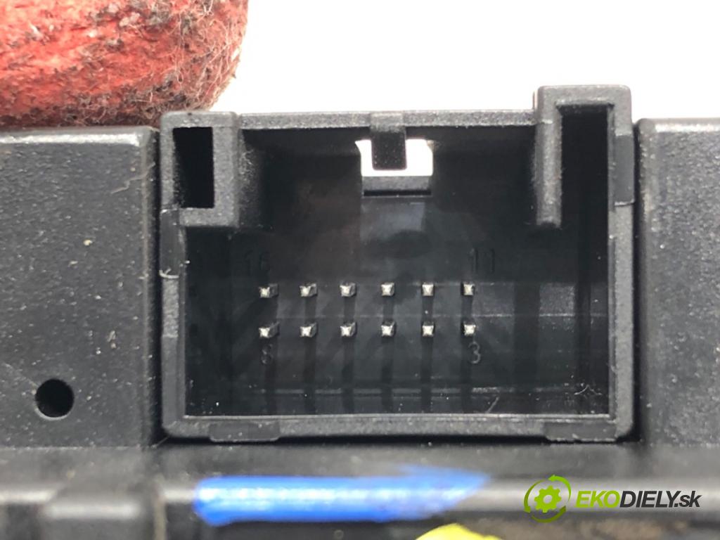 AUDI A4 B8 Avant (8K5) 2007 - 2015    2.0 TDI 105 kW [143 KM] olej napędowy 2008 - 2015  spinačka 8K0909131C (Spínacie skrinky a kľúče)