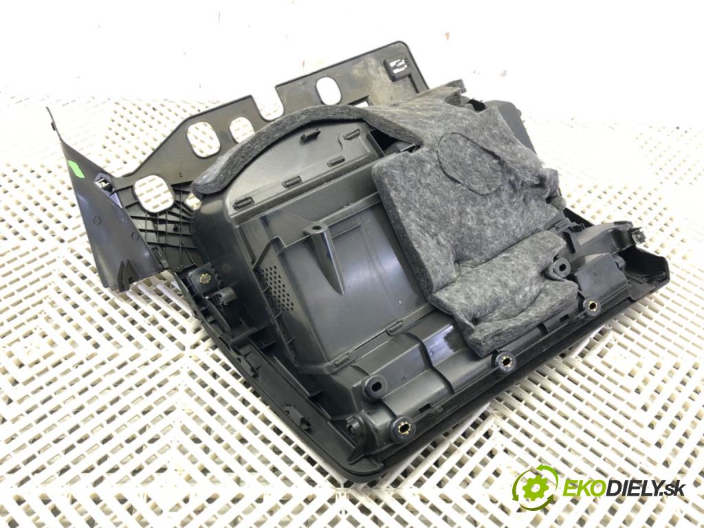 AUDI A4 B8 Avant (8K5) 2007 - 2015    2.0 TDI 105 kW [143 KM] olej napędowy 2008 - 2015  Priehradka, kastlík spolujazdca 8K1857035 (Priehradky, kastlíky)