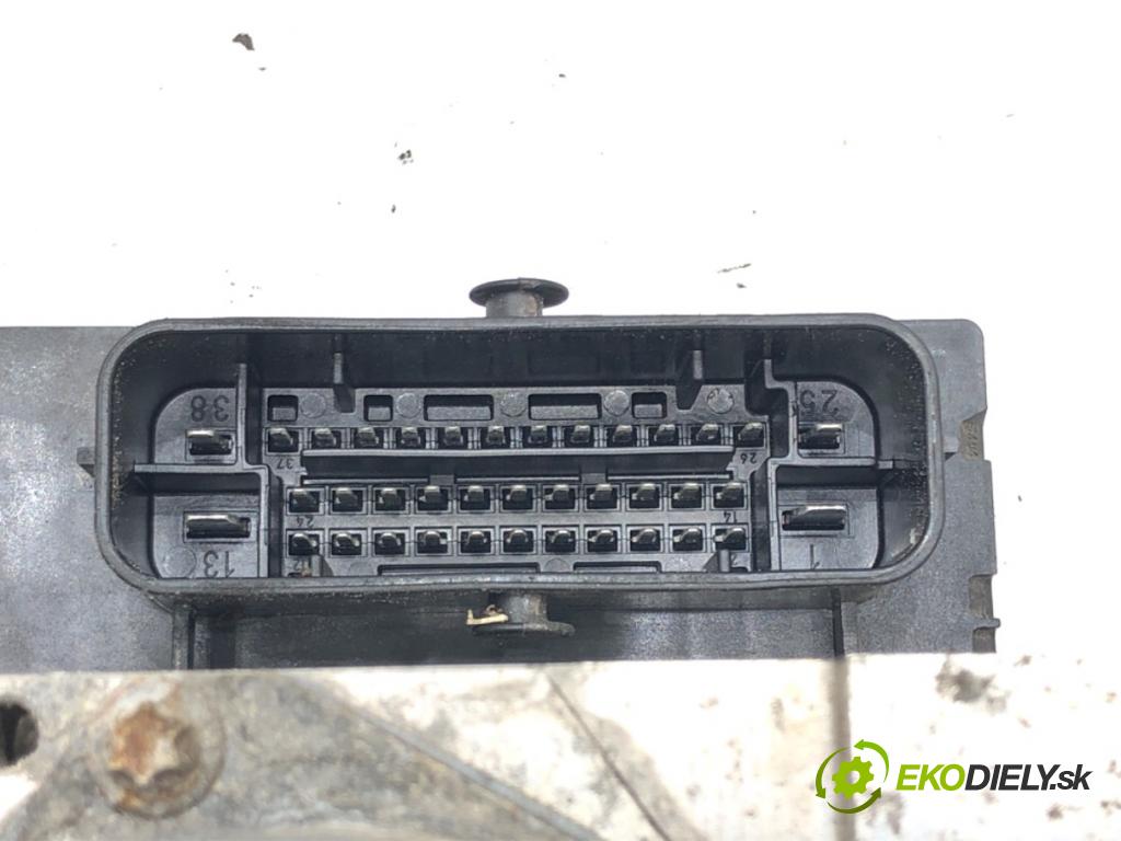 AUDI A4 B8 Avant (8K5) 2007 - 2015    2.0 TDI 105 kW [143 KM] olej napędowy 2008 - 2015  Pumpa ABS 8K0614517BB (Pumpy ABS)