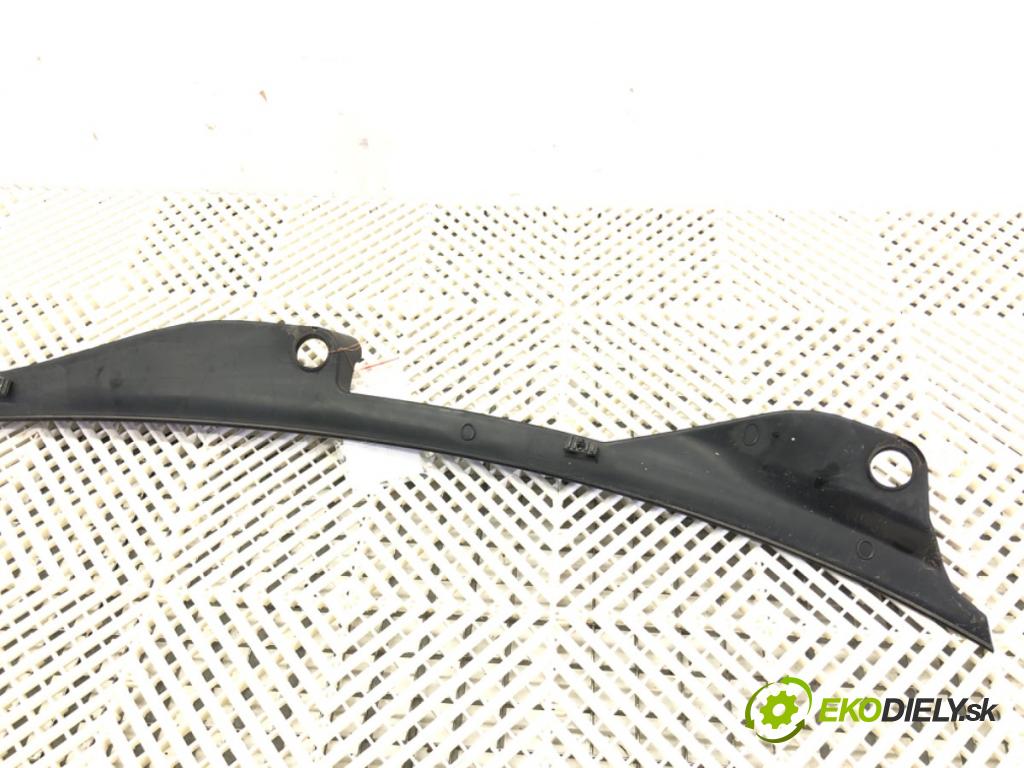 AUDI A4 B8 Avant (8K5) 2007 - 2015    2.0 TDI 105 kW [143 KM] olej napędowy 2008 - 2015  Torpédo, plast pod čelné okno 8K1819403 (Torpéda)