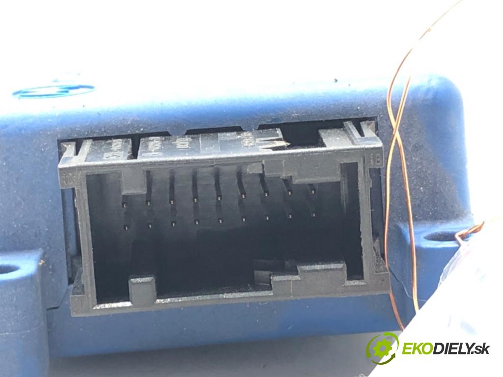 TOYOTA COROLLA Verso (ZER_, ZZE12_, R1_) 2004 - 2009    2.2 D-4D (AUR10_) 100 kW [136 KM] olej napędowy 2005 - 2009  Modul telefónu PZ409-00292-A1 (Ostatné)