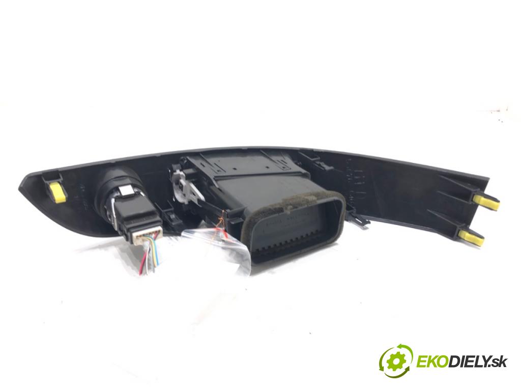 TOYOTA COROLLA Verso (ZER_, ZZE12_, R1_) 2004 - 2009    2.2 D-4D (AUR10_) 100 kW [136 KM] olej napędowy 2005 - 2009  Mriežky kúrenia ľavá strana 55680-64020 (Mriežky kúrenia (fukáre))