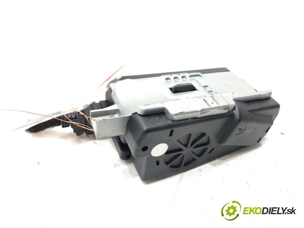 AUDI A4 B8 Avant (8K5) 2007 - 2015    2.0 TDI 105 kW [143 KM] olej napędowy 2008 - 2015  blokáda volantu 8K0905852D (Ostatné)