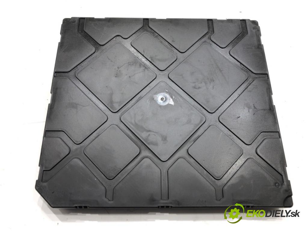 SEAT ATECA (KH7, KHP) 2016 - 2022    1.4 TSI 110 kW [150 KM] benzyna 2016 - 2022  Modul komfortu 5Q0937084CQ (Moduly komfortu)