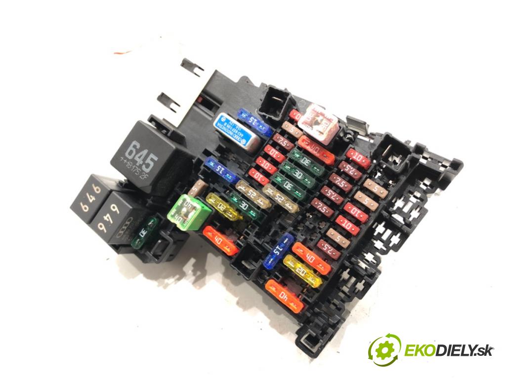 SEAT ATECA (KH7, KHP) 2016 - 2022    1.4 TSI 110 kW [150 KM] benzyna 2016 - 2022  skříňka poistková 5Q0937615C (Pojistkové skříňky)