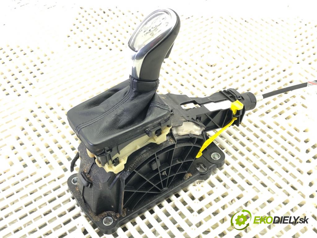 VOLVO XC60 I SUV (156) 2008 - 2017    2.4 D / D3 / D4 AWD 120 kW [163 KM] olej napędowy 2008 - 2017  Kulisa 31325216 (Rýchlostné páky / kulisy)