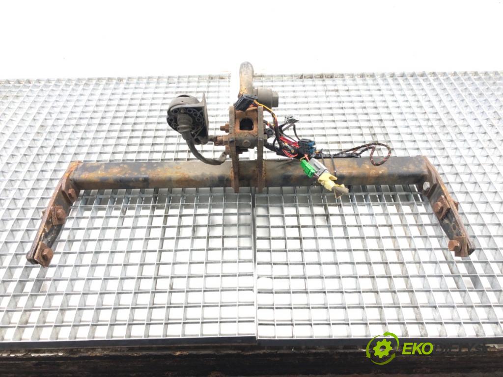 VOLVO XC60 I SUV (156) 2008 - 2017    2.4 D / D3 / D4 AWD 120 kW [163 KM] olej napędowy 2008 - 2017  Hák tažné zařízení 0270658MN (Tažná zařízení)