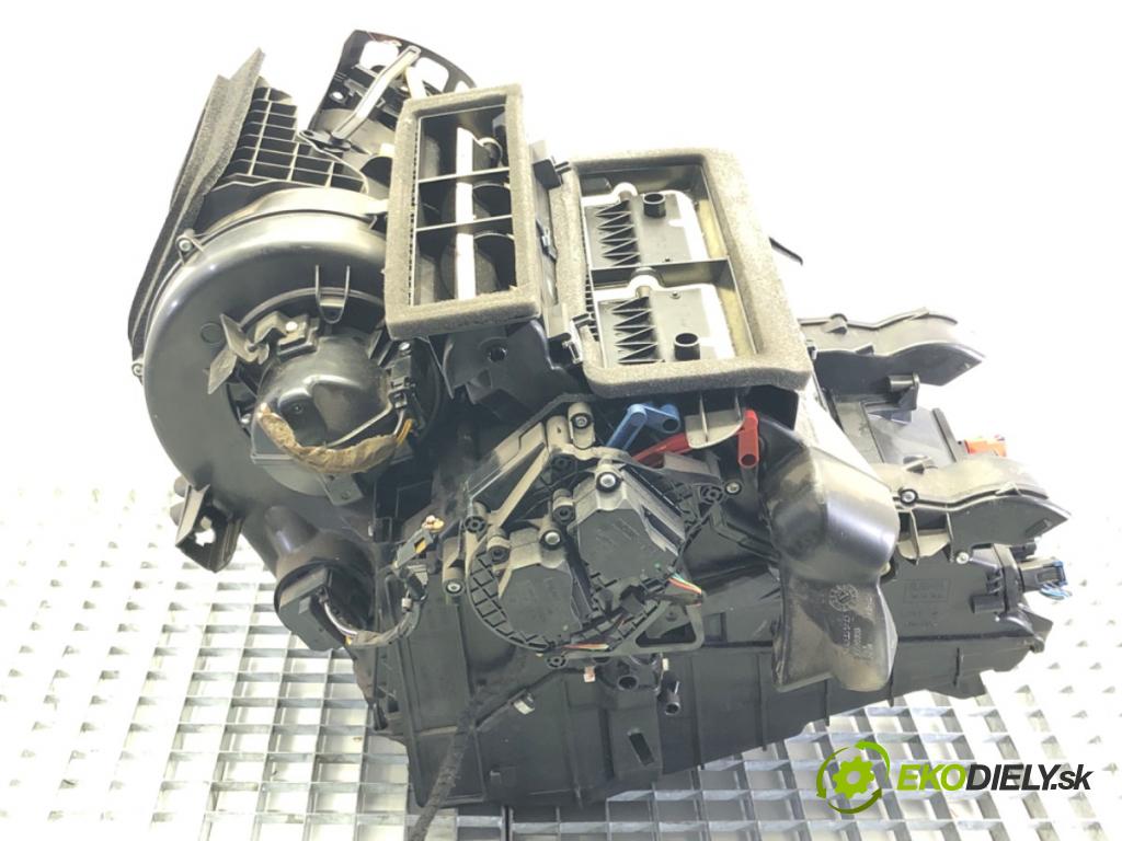 VOLVO XC60 I SUV (156) 2008 - 2017    2.4 D / D3 / D4 AWD 120 kW [163 KM] olej napędowy 2008 - 2017  topné těleso radiátor topení komplet KOMBAJN P31348938 (Radiátory topení)