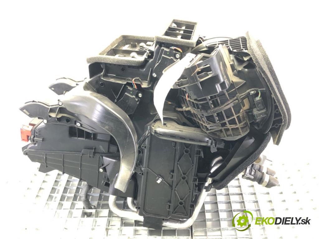 VOLVO XC60 I SUV (156) 2008 - 2017    2.4 D / D3 / D4 AWD 120 kW [163 KM] olej napędowy 2008 - 2017  topné těleso radiátor topení komplet KOMBAJN P31348938 (Radiátory topení)