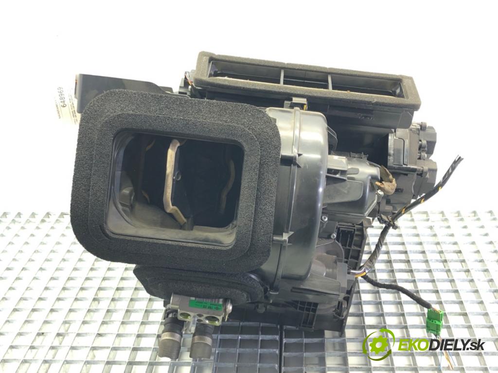 VOLVO XC60 I SUV (156) 2008 - 2017    2.4 D / D3 / D4 AWD 120 kW [163 KM] olej napędowy 2008 - 2017  topné těleso radiátor topení komplet KOMBAJN P31348938 (Radiátory topení)