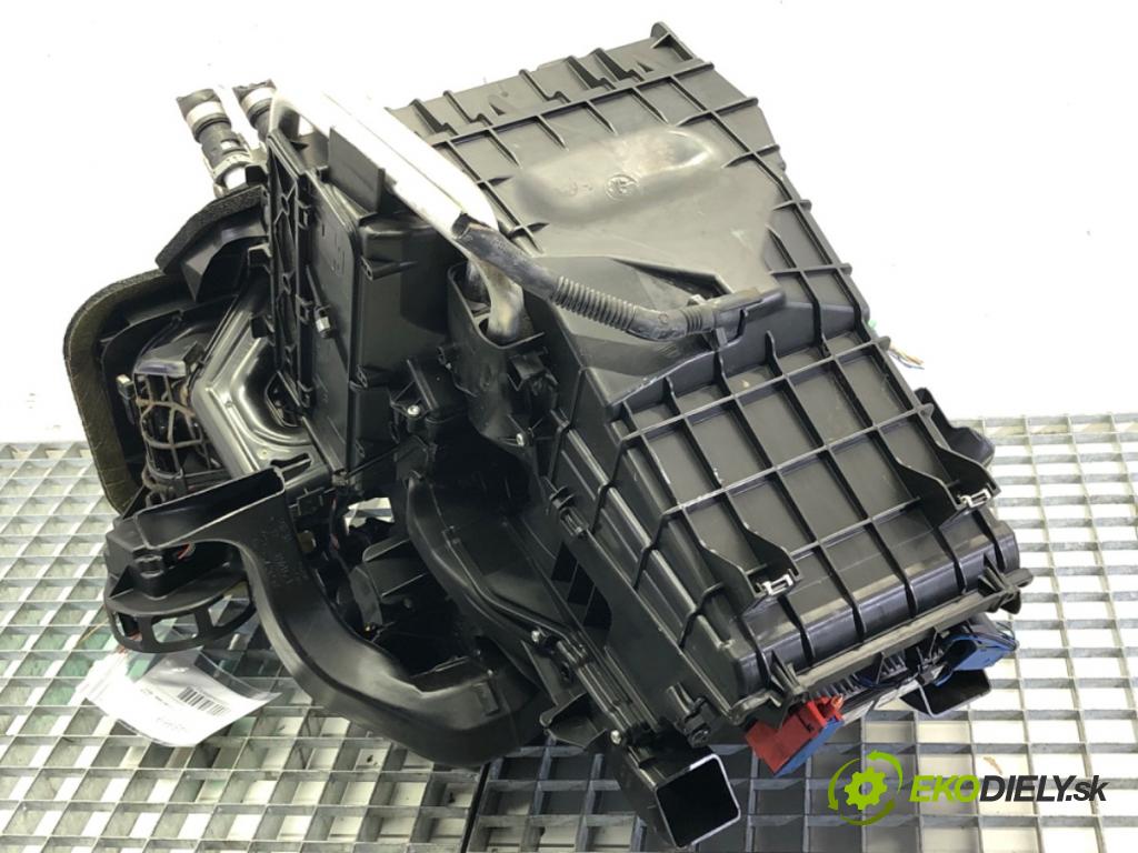 VOLVO XC60 I SUV (156) 2008 - 2017    2.4 D / D3 / D4 AWD 120 kW [163 KM] olej napędowy 2008 - 2017  topné těleso radiátor topení komplet KOMBAJN P31348938 (Radiátory topení)