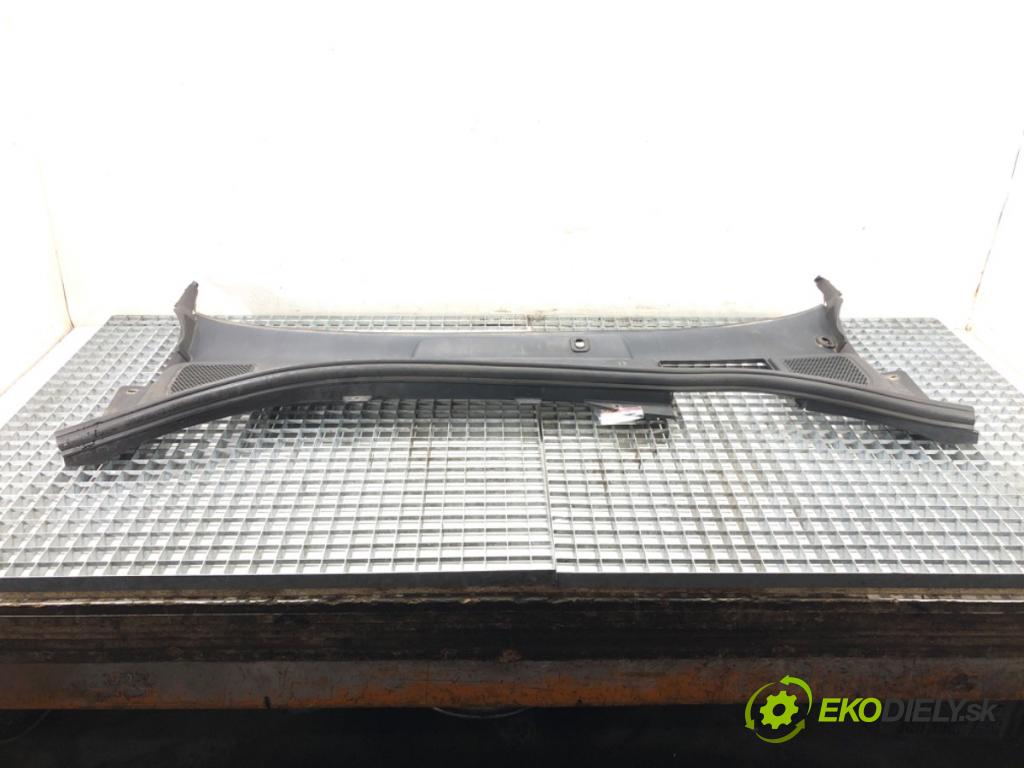 VOLVO XC60 I SUV (156) 2008 - 2017    2.4 D / D3 / D4 AWD 120 kW [163 KM] olej napędowy 2008 - 2017  Torpédo, plast pod čelné okno 31271658 (Torpéda)