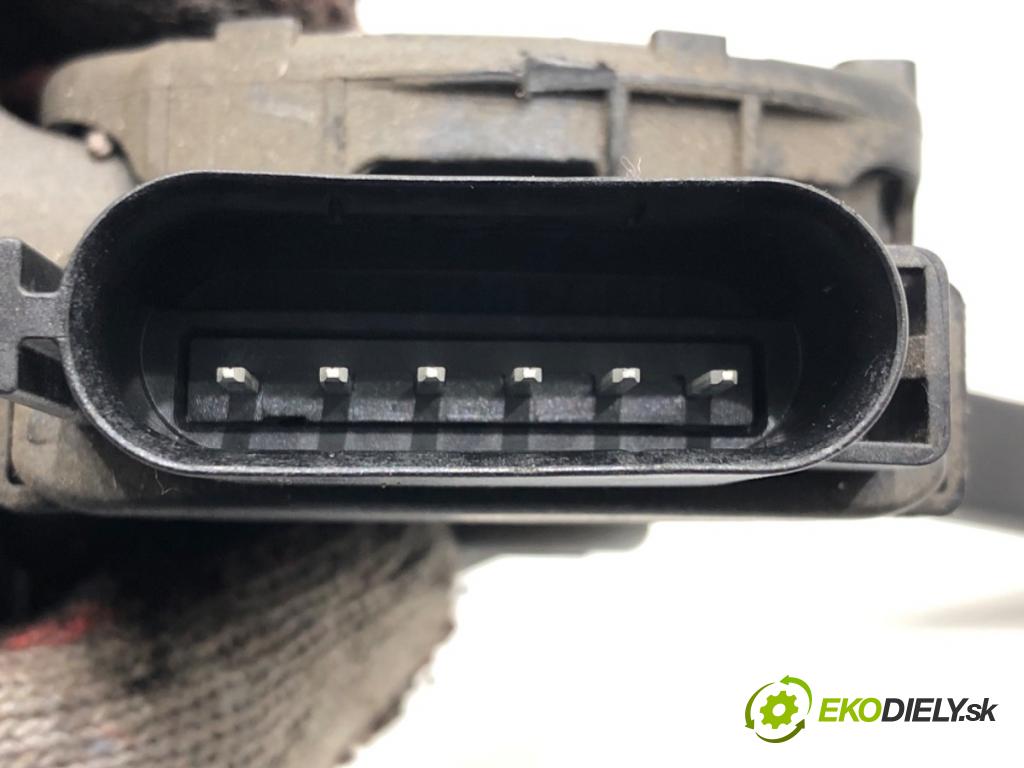 VOLVO XC60 I SUV (156) 2008 - 2017    2.4 D / D3 / D4 AWD 120 kW [163 KM] olej napędowy 2008 - 2017  Potenciometer plynu 31329062 (Pedále)