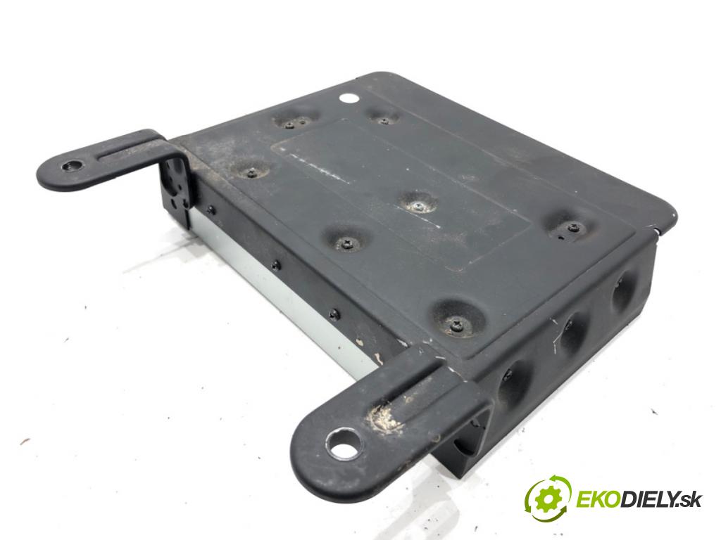 VOLVO XC60 I SUV (156) 2008 - 2017    2.4 D / D3 / D4 AWD 120 kW [163 KM] olej napędowy 2008 - 2017  RADIO Navigácia 31384100 (Audio zariadenia)