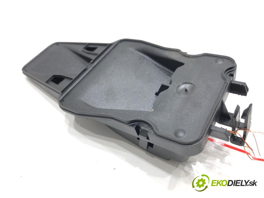 VOLVO XC60 I SUV (156) 2008 - 2017    2.4 D / D3 / D4 AWD 120 kW [163 KM] olej napędowy 2008 - 2017  Snímač dažďa 31387310 (Snímače dažďa)