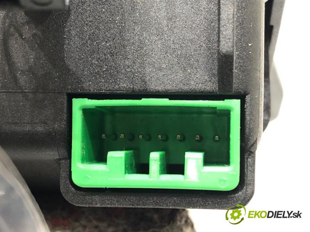 VOLVO XC60 I SUV (156) 2008 - 2017    2.4 D / D3 / D4 AWD 120 kW [163 KM] olej napędowy 2008 - 2017  Snímač dažďa 31387310 (Snímače dažďa)