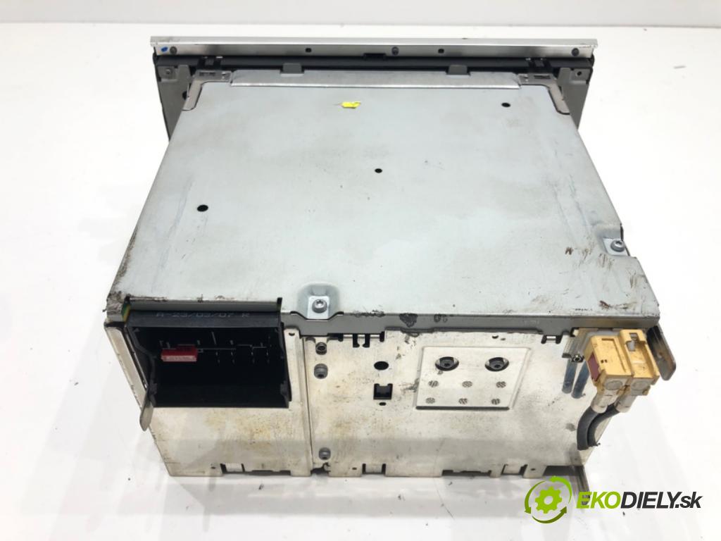 AUDI A4 B7 Avant (8ED) 2004 - 2008    2.0 TDI 103 kW [140 KM] olej napędowy 2004 - 2008  RADIO 8E0035186AK (Audio zariadenia)