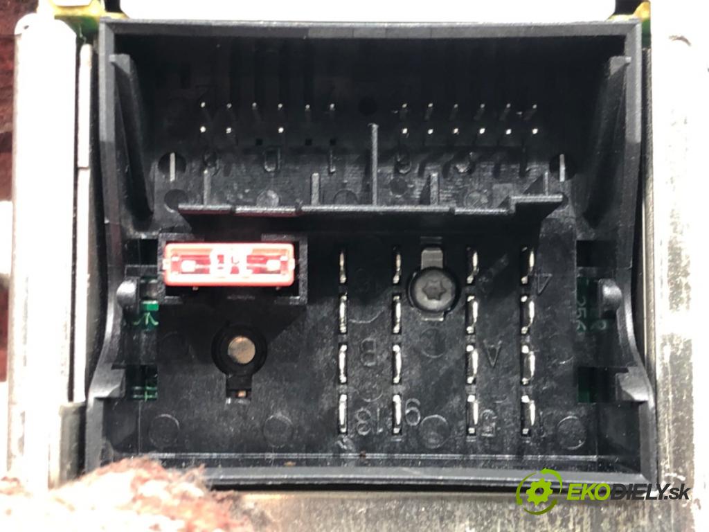 AUDI A4 B7 Avant (8ED) 2004 - 2008    2.0 TDI 103 kW [140 KM] olej napędowy 2004 - 2008  RADIO 8E0035186AK (Audio zariadenia)