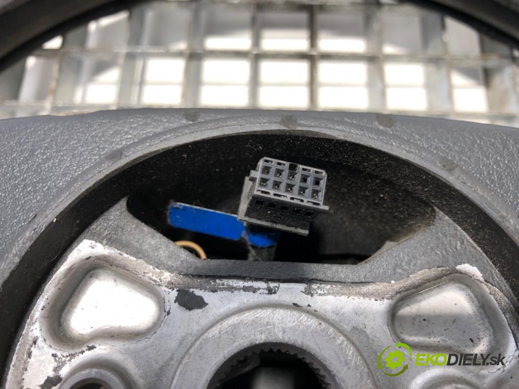 SCANIA 4 - series 1995 - 2008    124 /G420  Volant  (Volanty)