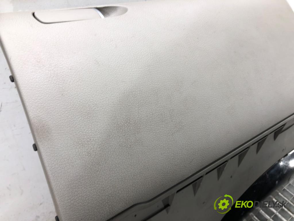 AUDI A4 B7 Avant (8ED) 2004 - 2008    2.0 TDI 103 kW [140 KM] olej napędowy 2004 - 2008  Priehradka, kastlík spolujazdca  (Priehradky, kastlíky)