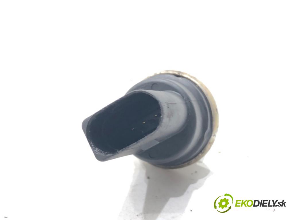 AUDI A4 B7 Avant (8ED) 2004 - 2008    2.0 TDI 103 kW [140 KM] olej napędowy 2004 - 2008  snímač klimatizace 8E0953126 (Snímače)