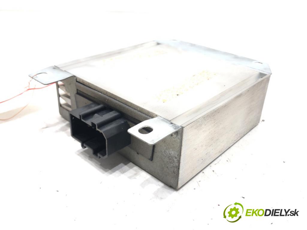 AUDI A4 B6 Avant (8E5) 2000 - 2005    1.9 TDI 96 kW [130 KM] olej napędowy 2001 - 2004  Zosilňovač 8E9035223 (Zosilňovače)