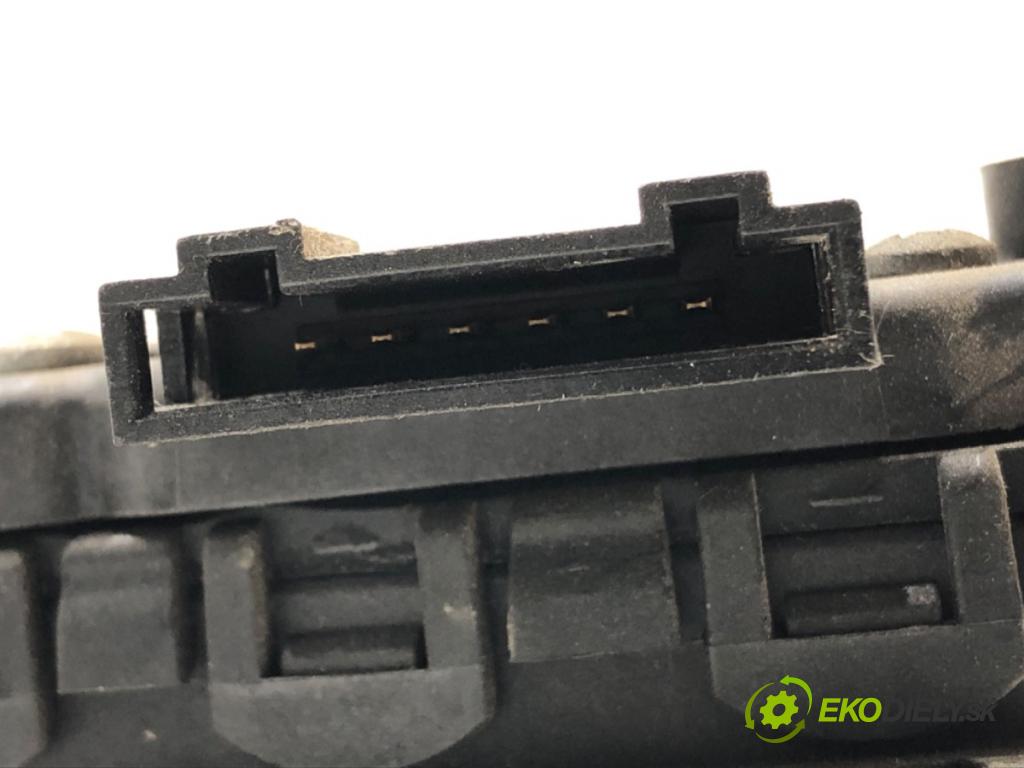 AUDI A4 B6 Avant (8E5) 2000 - 2005    1.9 TDI 96 kW [130 KM] olej napędowy 2001 - 2004  Potenciometer plynu 8E1721523 (Pedále)