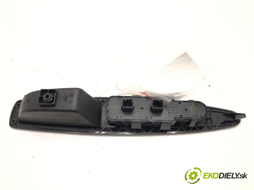 CITROEN C4 I (LC_) 2004 - 2014    1.4 16V 65 kW [88 KM] benzyna 2004 - 2011  Prepínač okien  (Prepínače, spínače, tlačidlá a ovládače kúrenia)