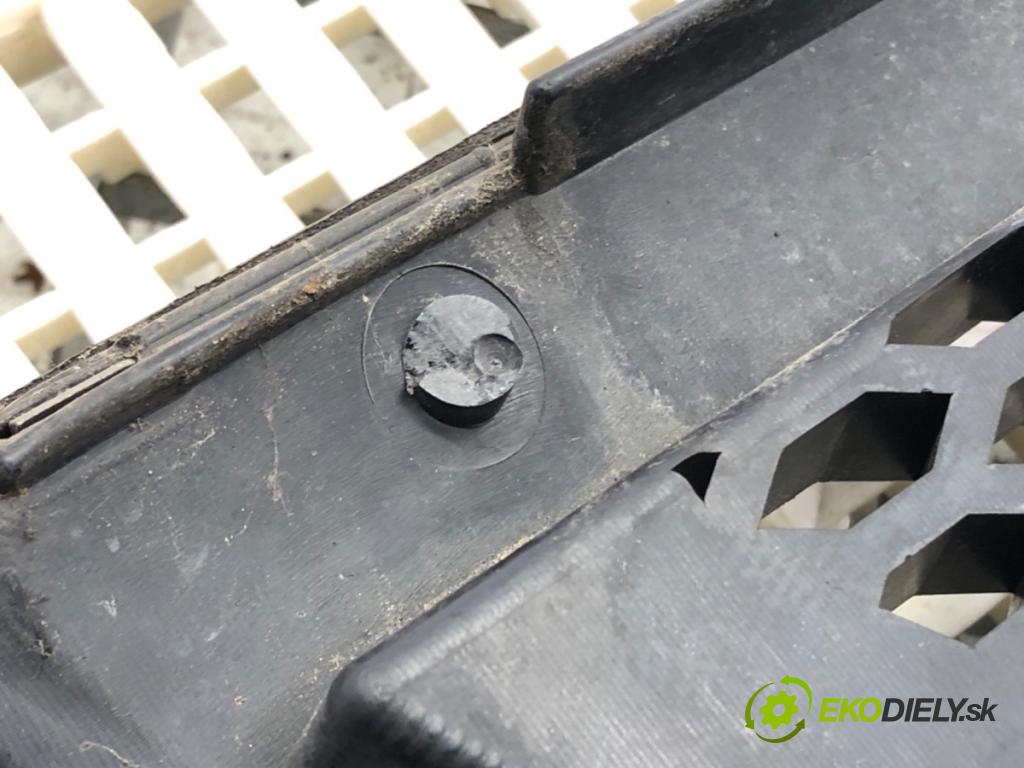 OPEL ZAFIRA A nadwozie wielkoprzestrzenne (MPV) (T98) 1999 - 2005    2.0 OPC (F75) 147 kW [200 KM] benzyna 2002 - 2005  mřížka maska 09270524 (Mřížky (masky) chladičů)