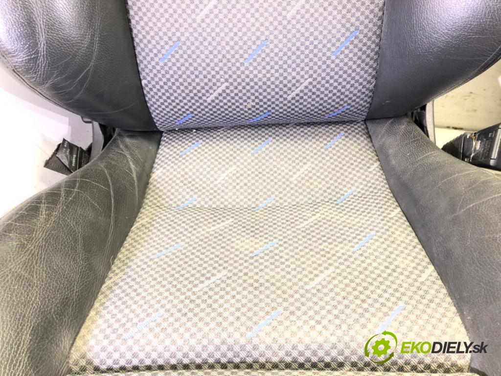 OPEL ZAFIRA A nadwozie wielkoprzestrzenne (MPV) (T98) 1999 - 2005    2.0 OPC (F75) 147 kW [200 KM] benzyna 2002 - 2005  Sedadlá, sedačky Sedadlo bočné OPC OPC
