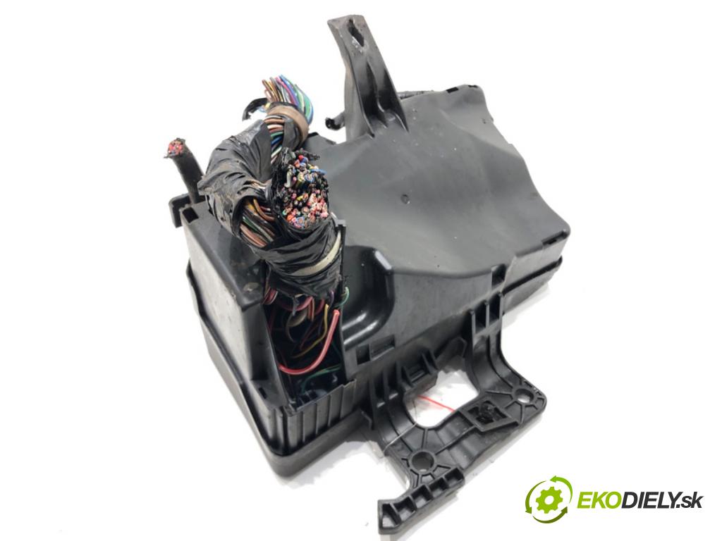 MAZDA 6 Kombi (GH) 2007 - 2013    2.0 MZR (GHEFW) 114 kW [155 KM] benzyna 2010 - 2013  Modul BCM GDL166760 (Ostatné)