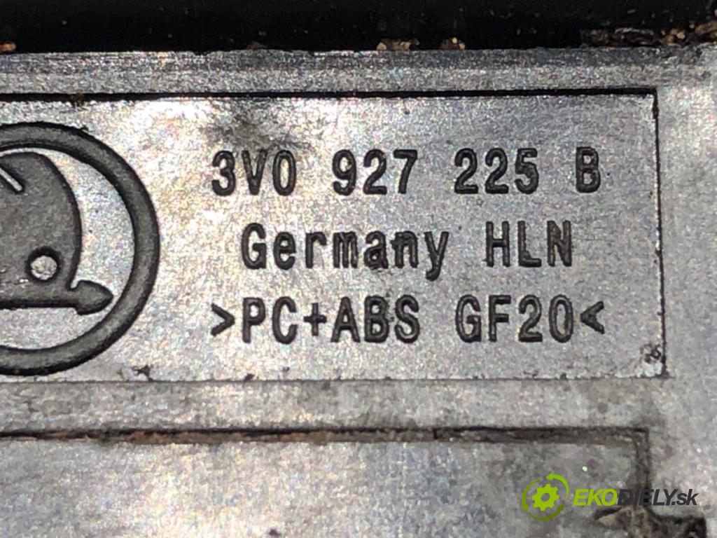 SKODA SUPERB III Kombi (3V5) 2015 - 2022    2.0 TSI 4x4 206 kW [280 KM] benzyna 2015 - 2022  Spínač brzdy ručnej brzdy 3V0927225B (Prepínače, spínače, tlačidlá a ovládače kúrenia)